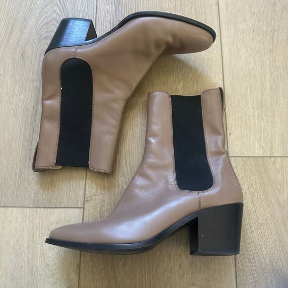Tod's Leather Ankle Boots in Beige - Picture 3 of 9